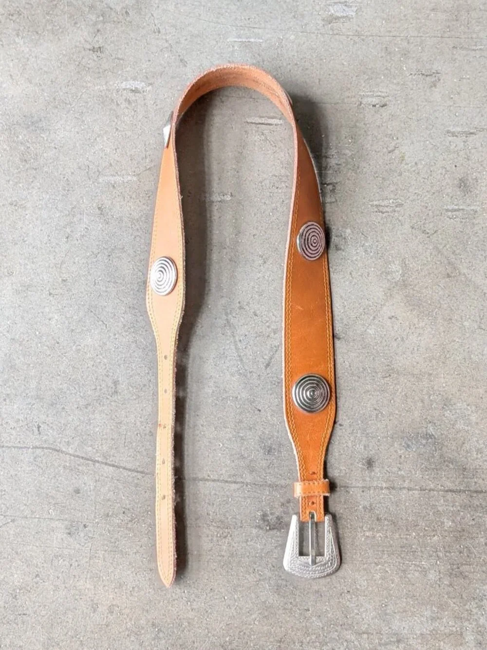 Vintage Southwestern Brown Leather Silver Metal Concho Belt